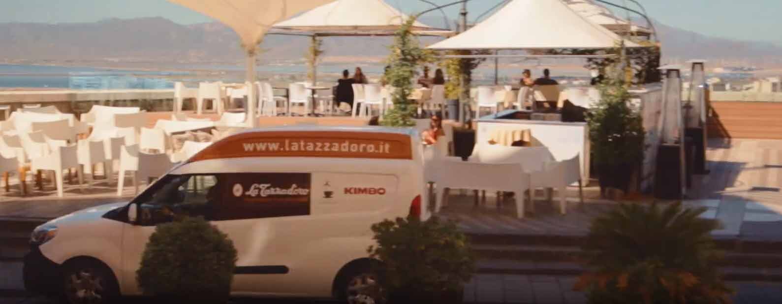 Kaffeegenuss auf Sardinien im Strandcafe